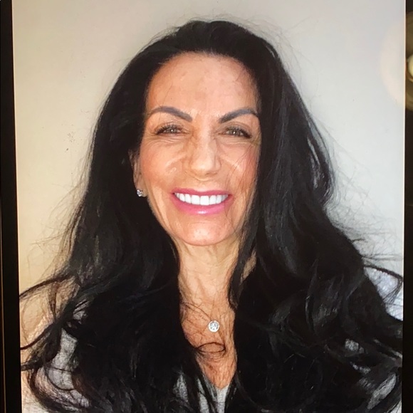 Meet your Posher, Dawn - Picture 2 of 2